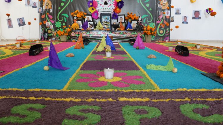 CON MAJESTUOSO ALTAR, SECRETARÍA ESTATAL DE SEGURIDAD HONRA A POLICÍAS CAÍDOS