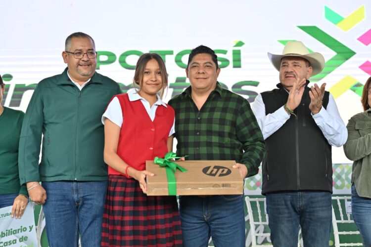 RICARDO GALLARDO BRINDA APOYO SIN LÍMITES A LAGUNILLAS Y SUS COMUNIDADES