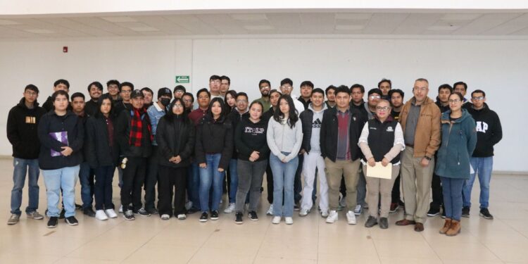 ESTUDIANTES FORTALECEN SU VISIÓN PROFESIONAL CON VISITA AL C5i2 DE LA SSPCE