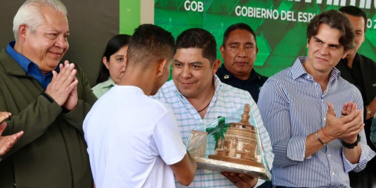 RICARDO GALLARDO ENTREGA PRELIBERACIONES EN EL CENTRO DE REINSERCIÓN SOCIAL “LA PILA”