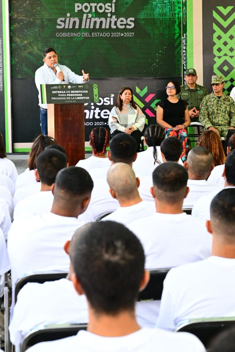 RICARDO GALLARDO ENTREGA PRELIBERACIONES EN EL CENTRO DE REINSERCIÓN SOCIAL “LA PILA”