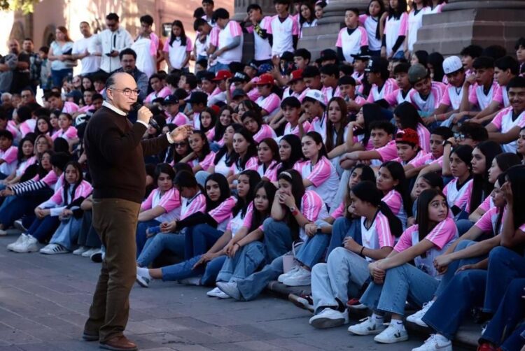 Alcalde Enrique Galindo abandera a más de 750 atletas capitalinos rumbo a la Olimpiada Nacional CONADE 2026