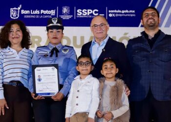 “Firmes y dignas”: Alcalde Galindo gradúa primera generación de Centinelas