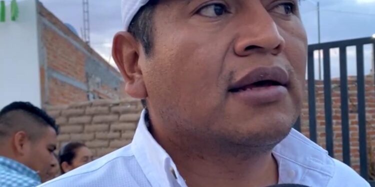 ENTREGAN CALLES Y APOYOS SOCIALES EN BLEDOS, VILLA DE REYES