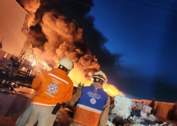 Calidad del aire se mantiene estable tras incendio en Zona Industrial