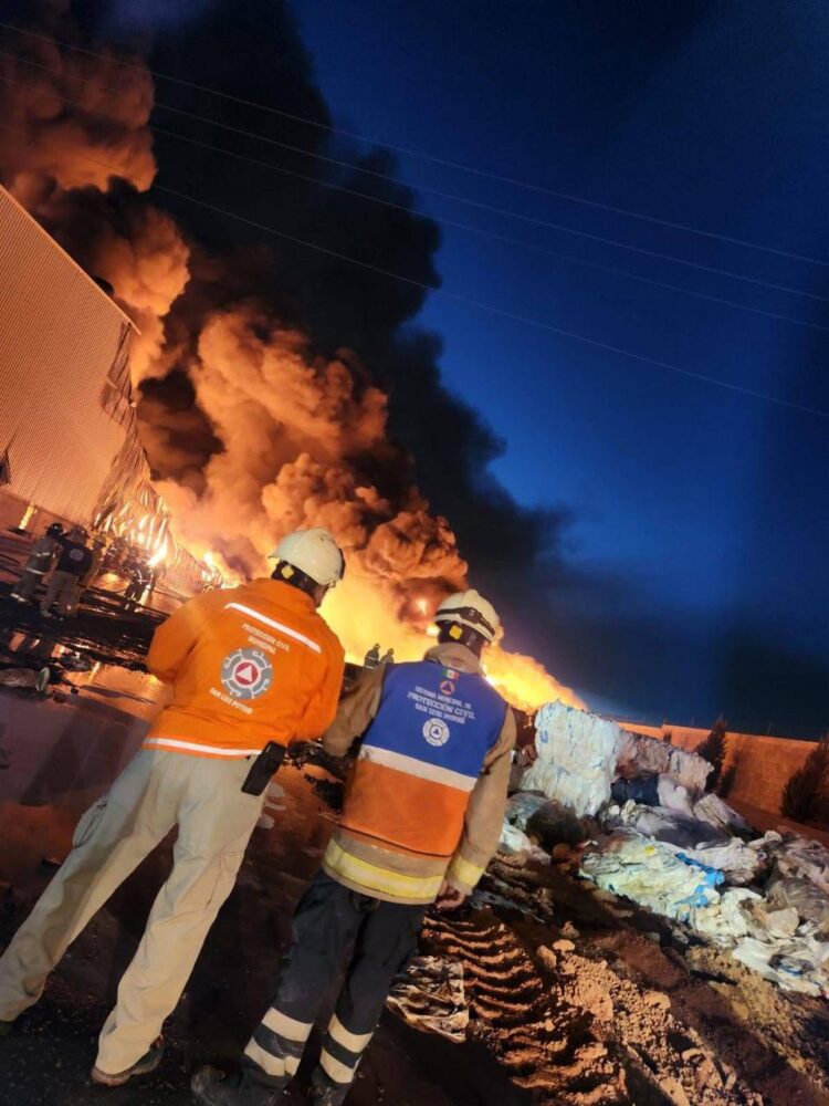 Calidad del aire se mantiene estable tras incendio en Zona Industrial