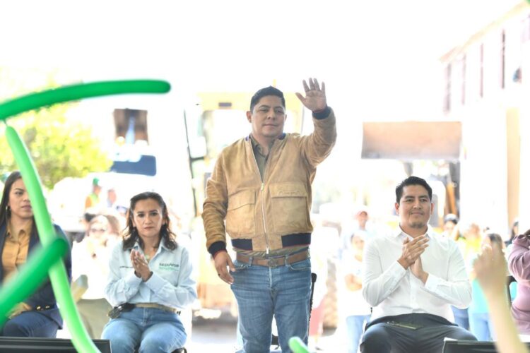 RICARDO GALLARDO ARRANCA PAVIMENTACIÓN TOTAL DE CALLES EN COLONIA LOS LIMONES