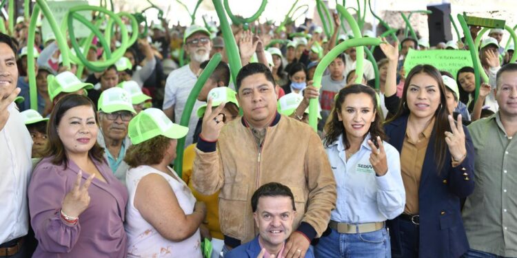 RICARDO GALLARDO ARRANCA PAVIMENTACIÓN TOTAL DE CALLES EN COLONIA LOS LIMONES