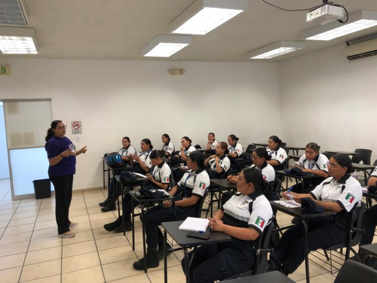 Gobierno de la Capital impulsa profesionalización policial con perspectiva de género al grupo femenil Centinela