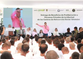 RICARDO GALLARDO ENTREGA PRELIBERACIONES EN EL CENTRO DE REINSERCIÓN SOCIAL “LA PILA”