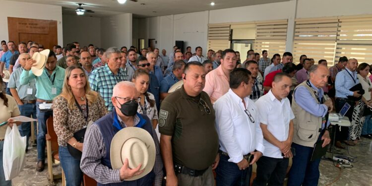 ESTADO IMPULSA AL CAMPO Y RESPALDA A GANADEROS POTOSINOS