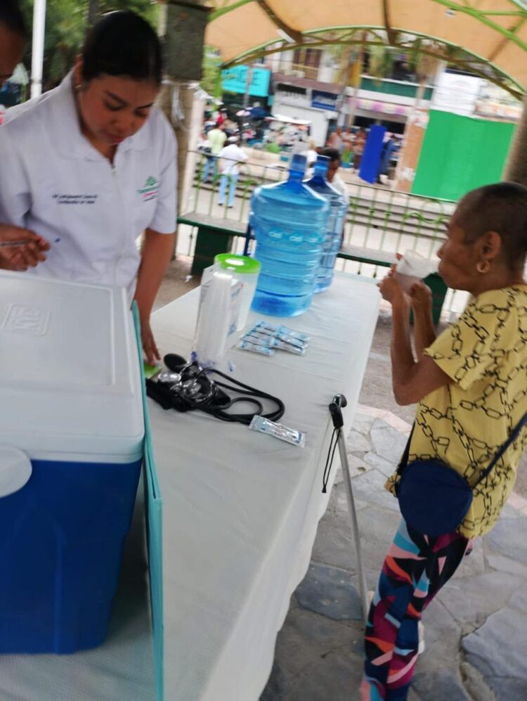 GOBIERNO ESTATAL REFUERZA PREVENCIÓN CON PUNTOS DE HIDRATACIÓN EN LA HUASTECA