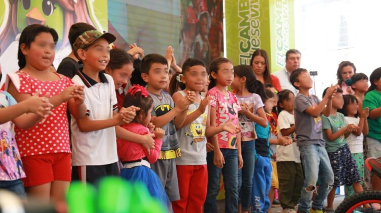 RICARDO GALLARDO FESTEJA A NIÑEZ DE VILLA DE POZOS CON JUGUETES Y NUEVA ÁREA RECREATIVA