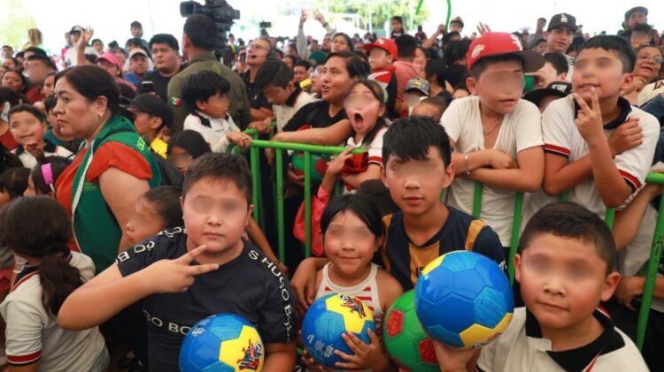 RICARDO GALLARDO FESTEJA A NIÑEZ DE VILLA DE POZOS CON JUGUETES Y NUEVA ÁREA RECREATIVA