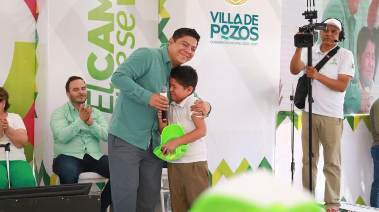 RICARDO GALLARDO FESTEJA A NIÑEZ DE VILLA DE POZOS CON JUGUETES Y NUEVA ÁREA RECREATIVA