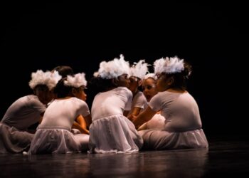 DÍA INTERNACIONAL DE LA DANZA HACE VIBRAR EL TEATRO DE LA PAZ