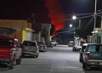 SUSPENDEN CLASES EN CBTA 258 POR HUMO DE INCENDIO EN BASURERO MUNICIPAL