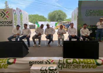 ISMAEL HERNÁNDEZ Y RICARDO GALLARDO FESTEJAN A LA NIÑEZ E INICIAN OBRAS EN VILLA DE REYES