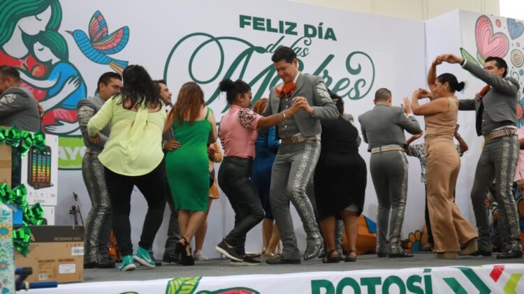 APOYO TOTAL A MADRES POTOSINAS: RICARDO GALLARDO CARDONA