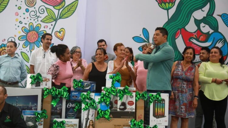 APOYO TOTAL A MADRES POTOSINAS: RICARDO GALLARDO CARDONA