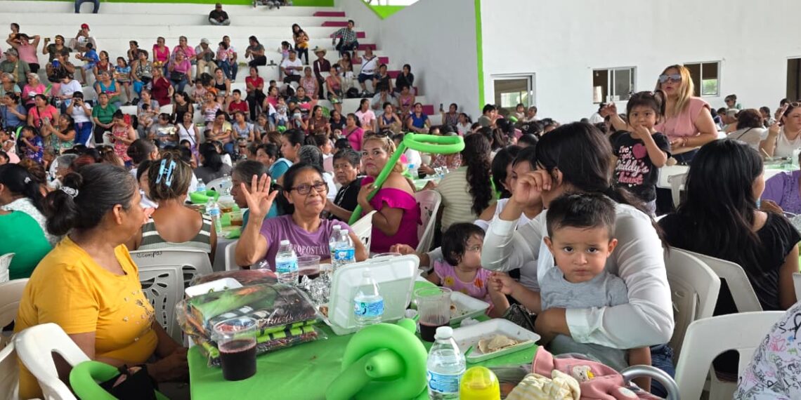GOBIERNO DEL ESTADO CELEBRA A MADRES EN LA HUASTECA POTOSINA