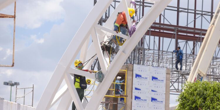 *INDUSTRIA DE CONSTRUCCIÓN AVANZA EN SAN LUIS POTOSÍ*