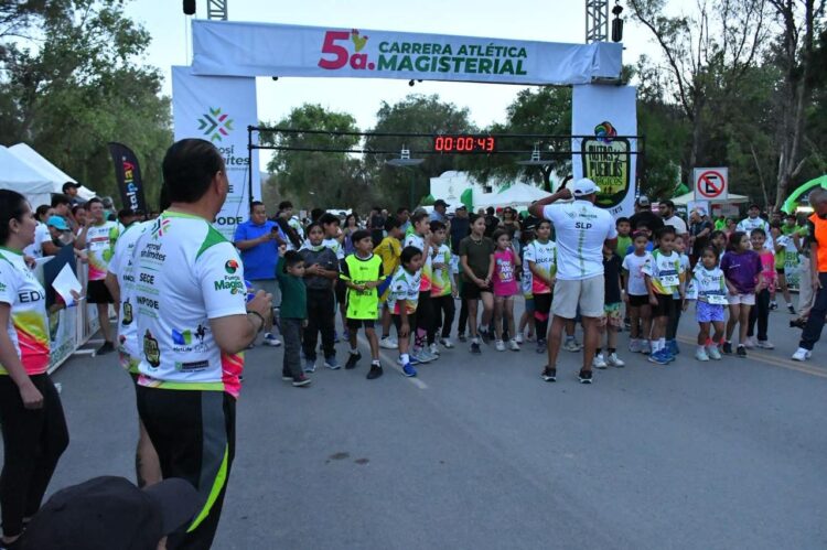 HISTÓRICA FIESTA DEPORTIVA VIVIÓ EL MAGISTERIO POTOSINO CON QUINTA CARRERA ATLÉTICA