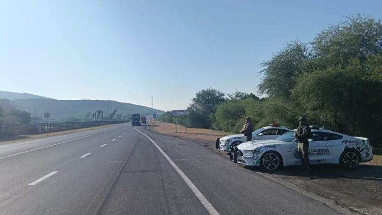 DIVISIÓN DE CAMINOS DE LA GCE INTENSIFICA VIGILANCIA Y PROXIMIDAD SOCIAL EN CARRETERAS POTOSINAS