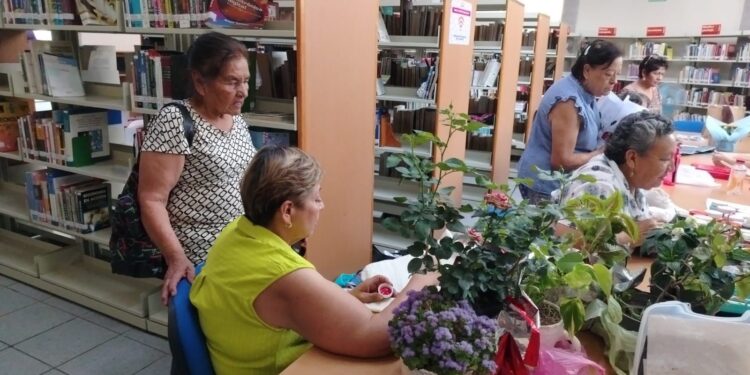 Se suma Sistema Municipal de Bibliotecas con talleres a favor de personas adultas mayores