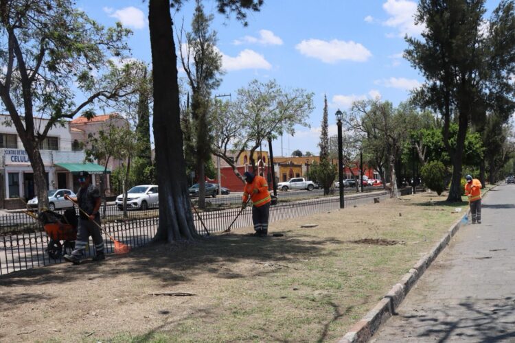 Gobierno de la Capital realiza labores nocturnas de limpieza en el Centro Histórico