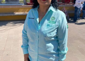 ENTREGAN CERTIFICADOS DE PRIMARIA Y SECUNDARIA A ADULTOS EN VILLA DE REYES; IMPULSAN EDUCACIÓN PARA TODOS