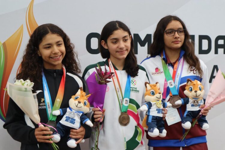 SAN LUIS CIERRA CON ÉXITO SU PARTICIPACIÓN EN NATACIÓN DE LA OLIMPIADA NACIONAL