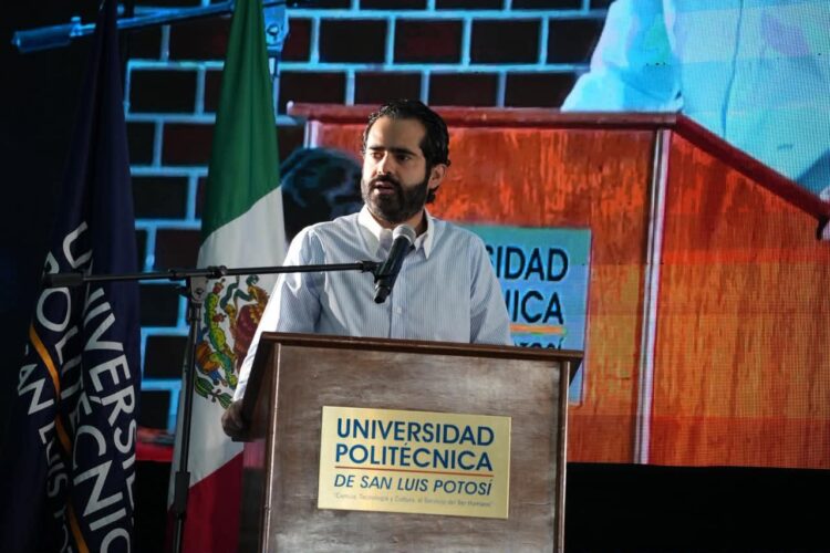LUISITO COMUNICA INSPIRA A ESTUDIANTES DE LA UNIVERSIDAD POLITÉCNICA