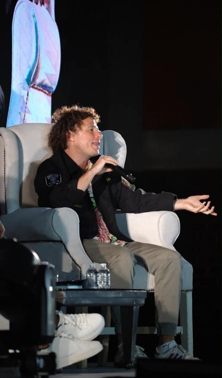 LUISITO COMUNICA INSPIRA A ESTUDIANTES DE LA UNIVERSIDAD POLITÉCNICA