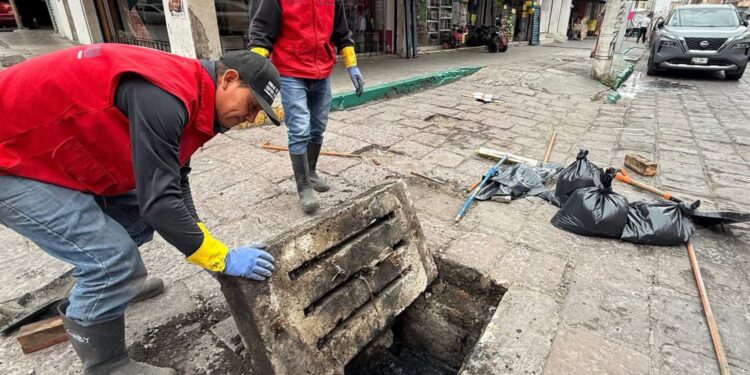 Gobierno Municipal rescata flujo pluvial del Centro Histórico.
