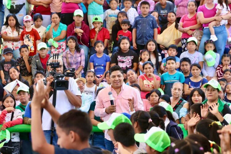 RICARDO GALLARDO SE POSICIONA EN LOS PRIMEROS LUGARES DE APROBACIÓN GUBERNAMENTAL