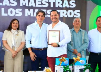 Valladares refrenda su compromiso con el magisterio potosino y vincula la educación al desarrollo económico de SLP