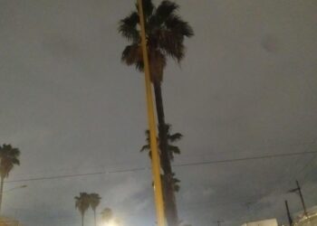 Atiende ayuntamiento de SLP fallas de alumbrado en la avenida 20 de Noviembre