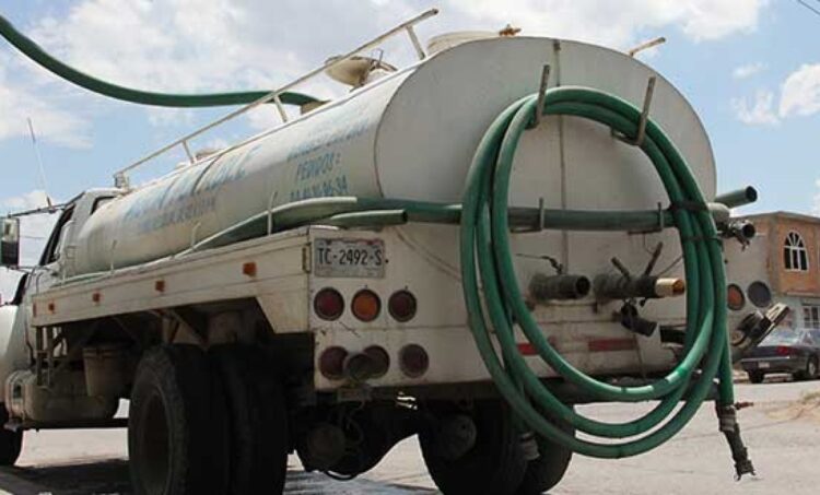 GOBIERNO ESTATAL IMPULSA PADRÓN PARA REGULAR PIPAS DE AGUA