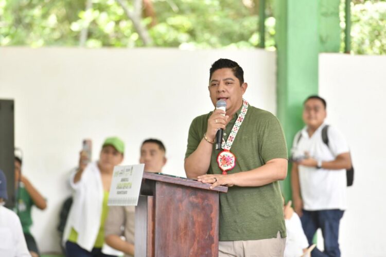 RICARDO GALLARDO LLEVA DEPORTE Y MOVILIDAD A TANCANHUITZ