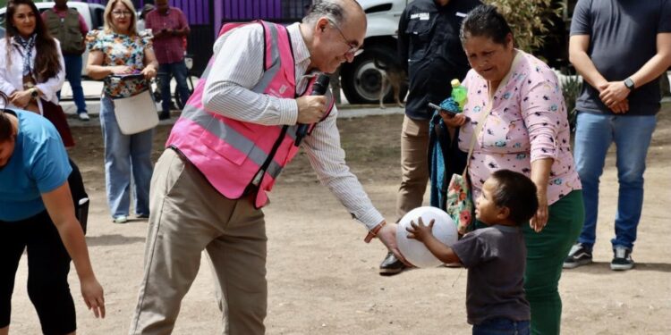 Alumbrado, reforestación y rehabilitación de vialidades en colonia Arboleda Tangamanga II, anuncia el Alcalde Galindo