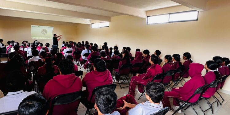 GOBIERNO ESTATAL FORTALECE LA PREVENCIÓN Y LA CULTURA DE LA LEGALIDAD ENTRE ESTUDIANTES