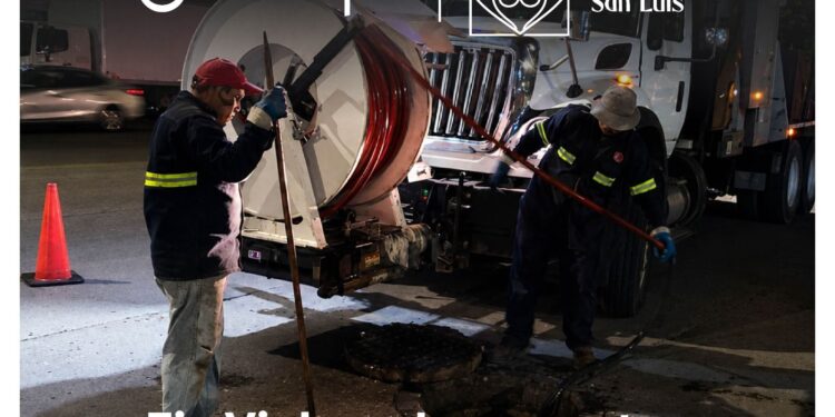 Interapas retira más de 400 kilos de basura de drenajes del Centro Histórico