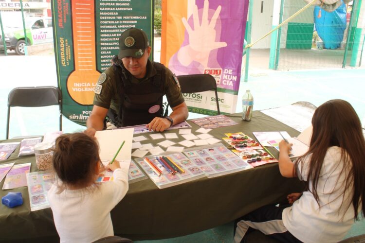 GOBIERNO ESTATAL ACERCA SERVICIOS Y PREVENCIÓN A HABITANTES DE HOGARES POPULARES PAVÓN