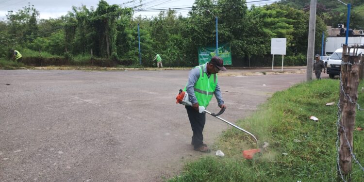 GOBIERNO ESTATAL LLEVA ENCHULANDO TU COMUNIDAD A TAMAZUNCHALE
