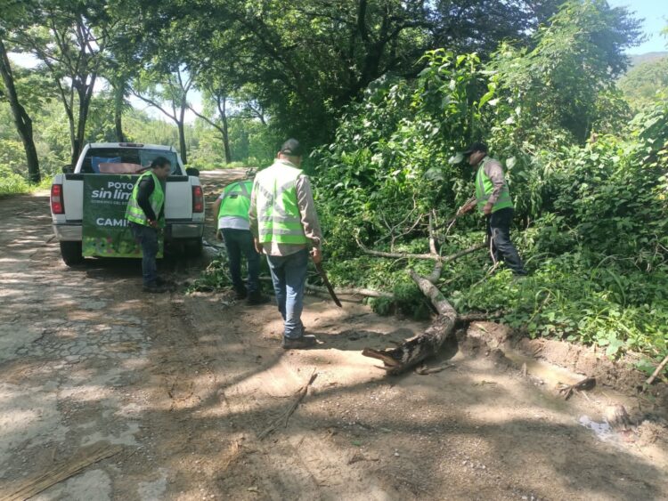 GOBIERNO ESTATAL FORTALECE LA MOVILIDAD CON 283 KILÓMETROS DE CAMINOS ATENDIDOS EN MAYO