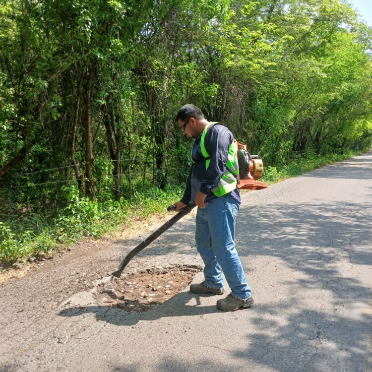 GOBIERNO ESTATAL LLEVA “ENCHULANDO TU COMUNIDAD” A SAN MARTÍN CHALCHICUAUTLA