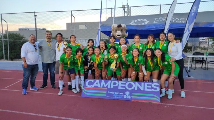 SAN LUIS POTOSÍ CONSIGUE PRIMER LUGAR EN EL FÚTBOL FEMENIL Y VARONIL