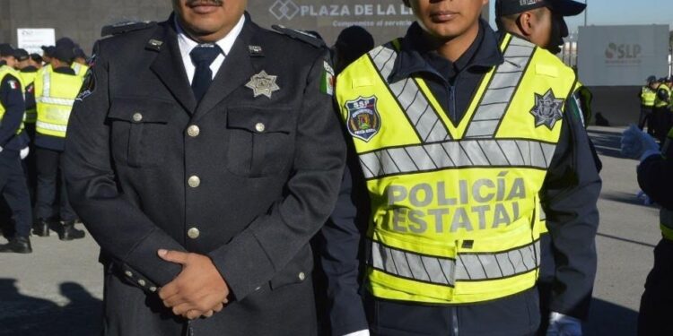 GOBIERNO ESTATAL RECONOCE A LOS PADRES DE LA GUARDIA CIVIL ESTATAL