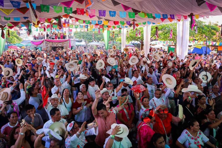 RÉCORD GUINNESS DEL HUAPANGO EN XILITLA GENERÓ DERRAMA HISTÓRICA DE 20 MILLONES DE PESOS